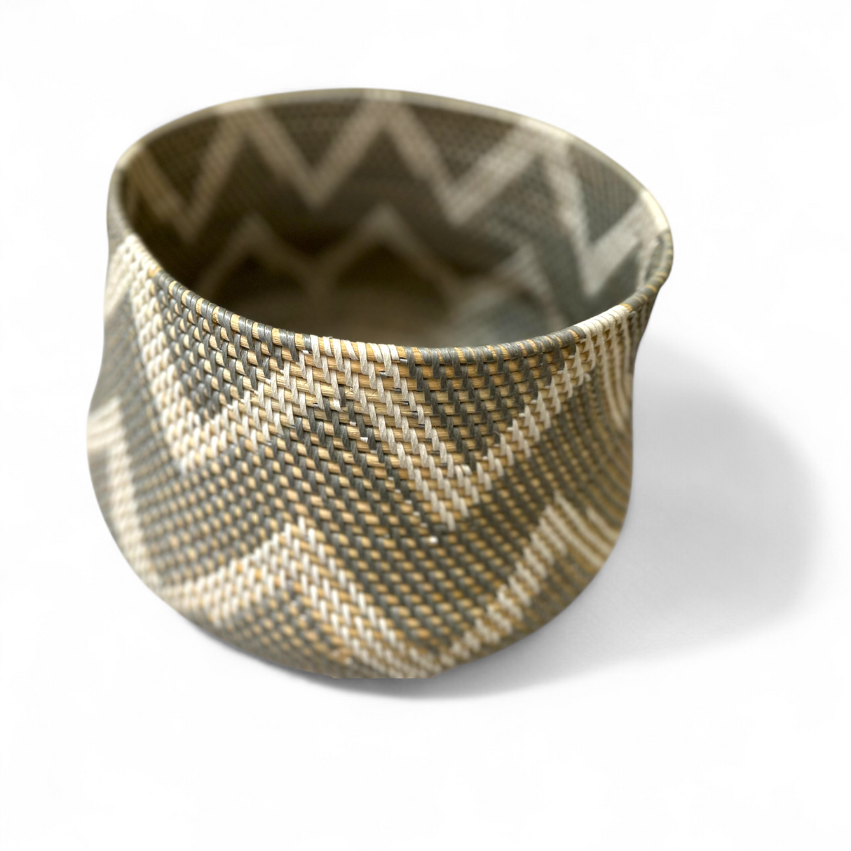 Handwoven Zigzag Basket | White, Dark Grey