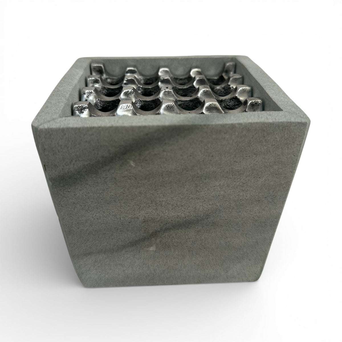 Contemporary grey marble potpourri bowl featuring a square natural stone design with a smooth matte finish and a decorative silver metal lattice lid. A refined decorative accessory ideal for coffee tables, consoles, shelves, bathrooms, or modern luxury interiors.