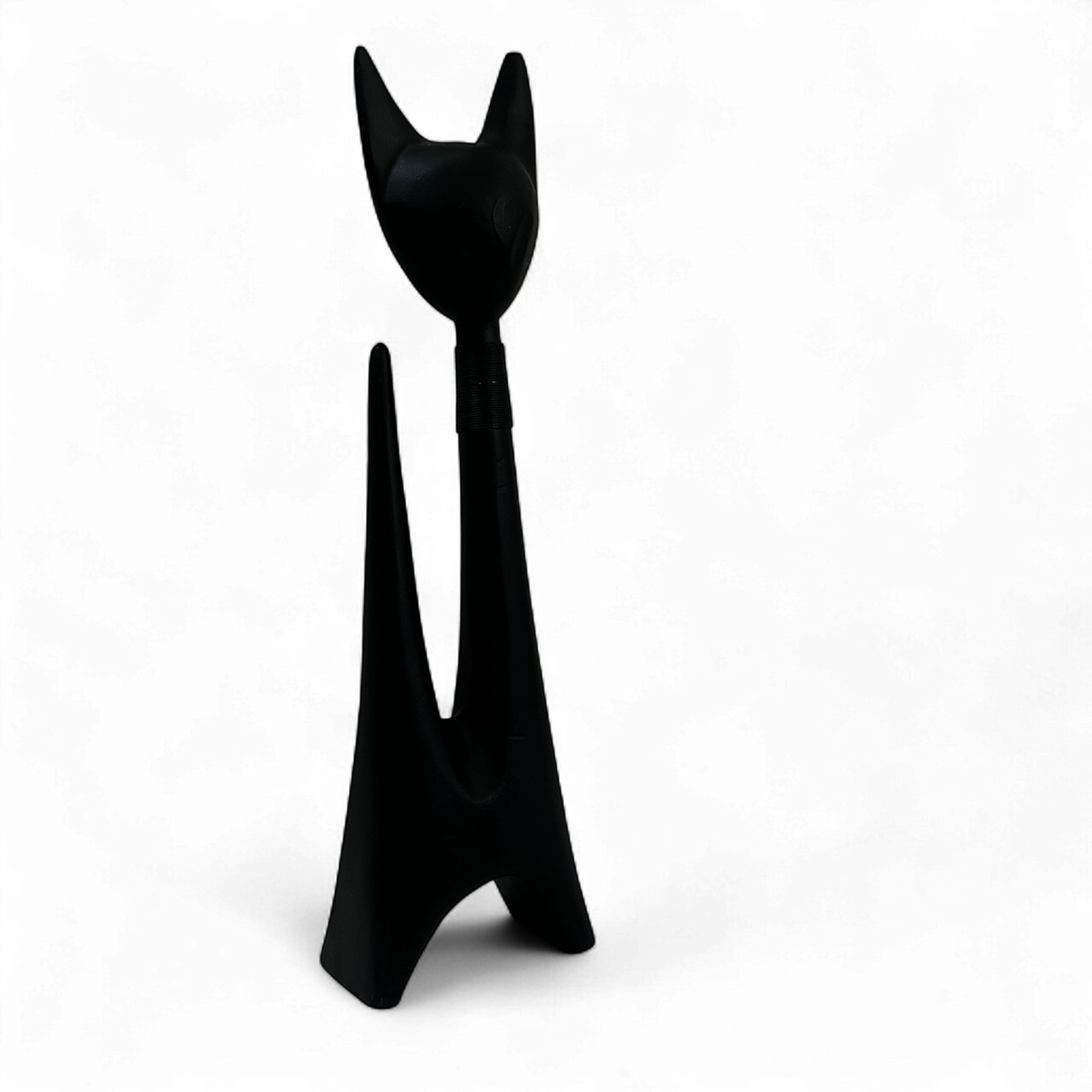 WOODEN CAT WITH NECKLACE MEDIUM | BLACK