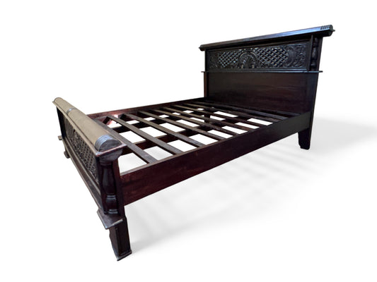 Peluru Queen Wooden Full Bed | Ebony