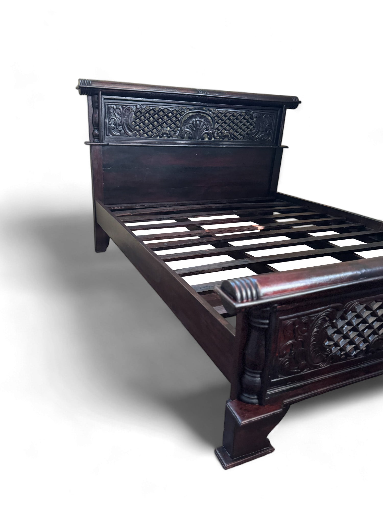 Peluru Queen Wooden Full Bed | Ebony